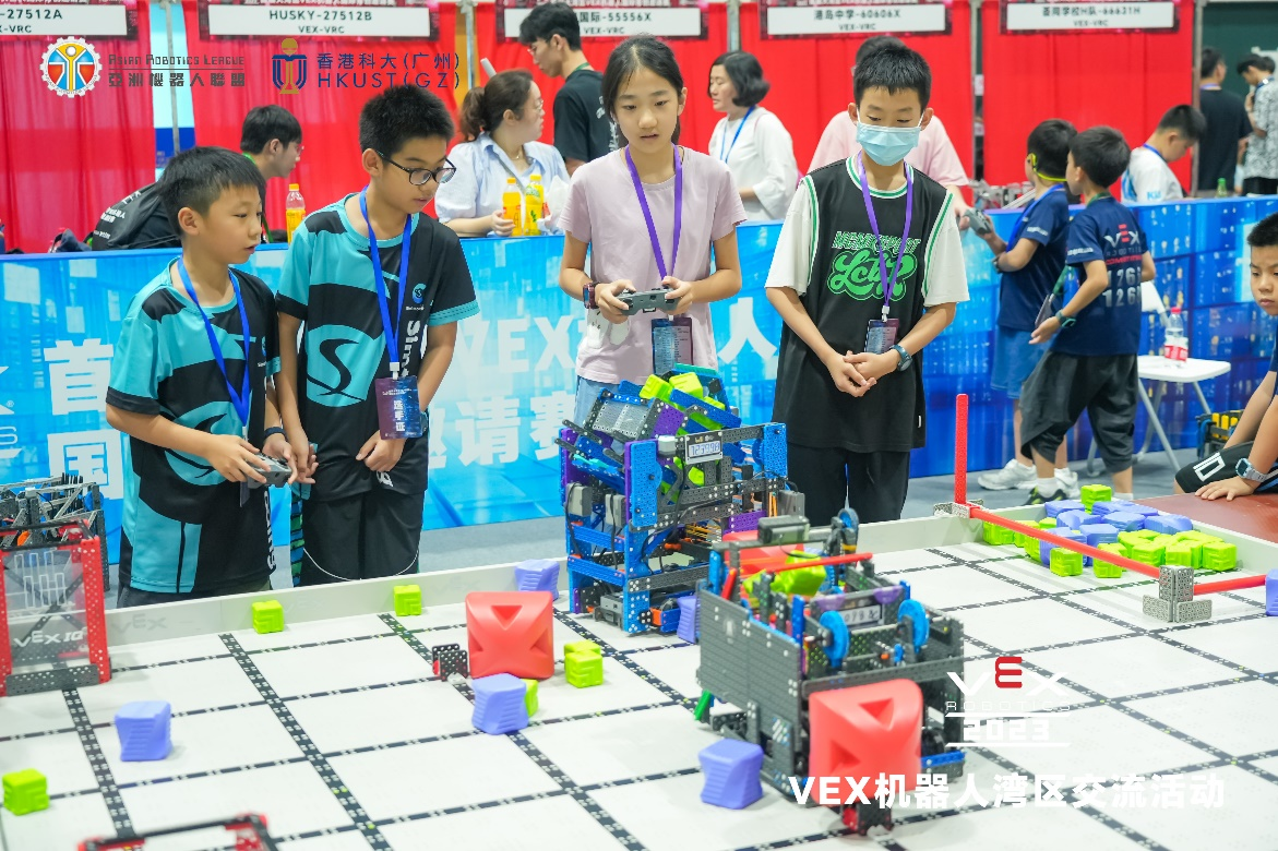 郑州科技馆代表队在大湾VEX机器人国际青创邀请赛中荣获佳绩